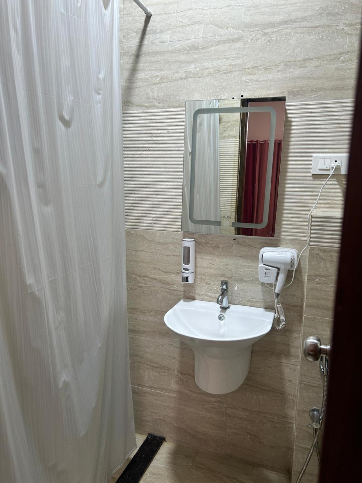 Blissful Home Near Coimbatore Airport Extérieur photo